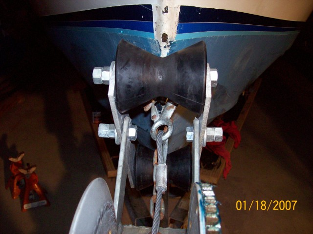 Wider bow roller allows easier cable and safety chain hook up.