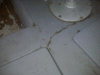 floor crack.jpg