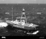lightship-ambrose-nthe-lightship-which-marked-the-ambrose-channel-FFCF1P.jpg