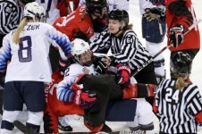 USA - Canada women Hockey.jpg