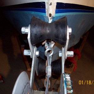 Wider bow roller allows easier cable and safety chain hook up.