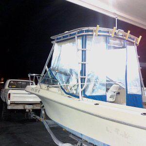 buddy took this otnight at a gas station with his cell phone (11/27/08). not my boat but it's got a nice hardtop