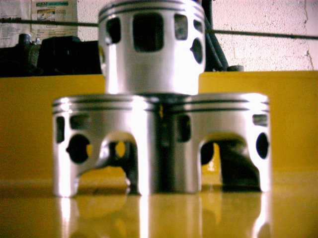 2.4Lpistons