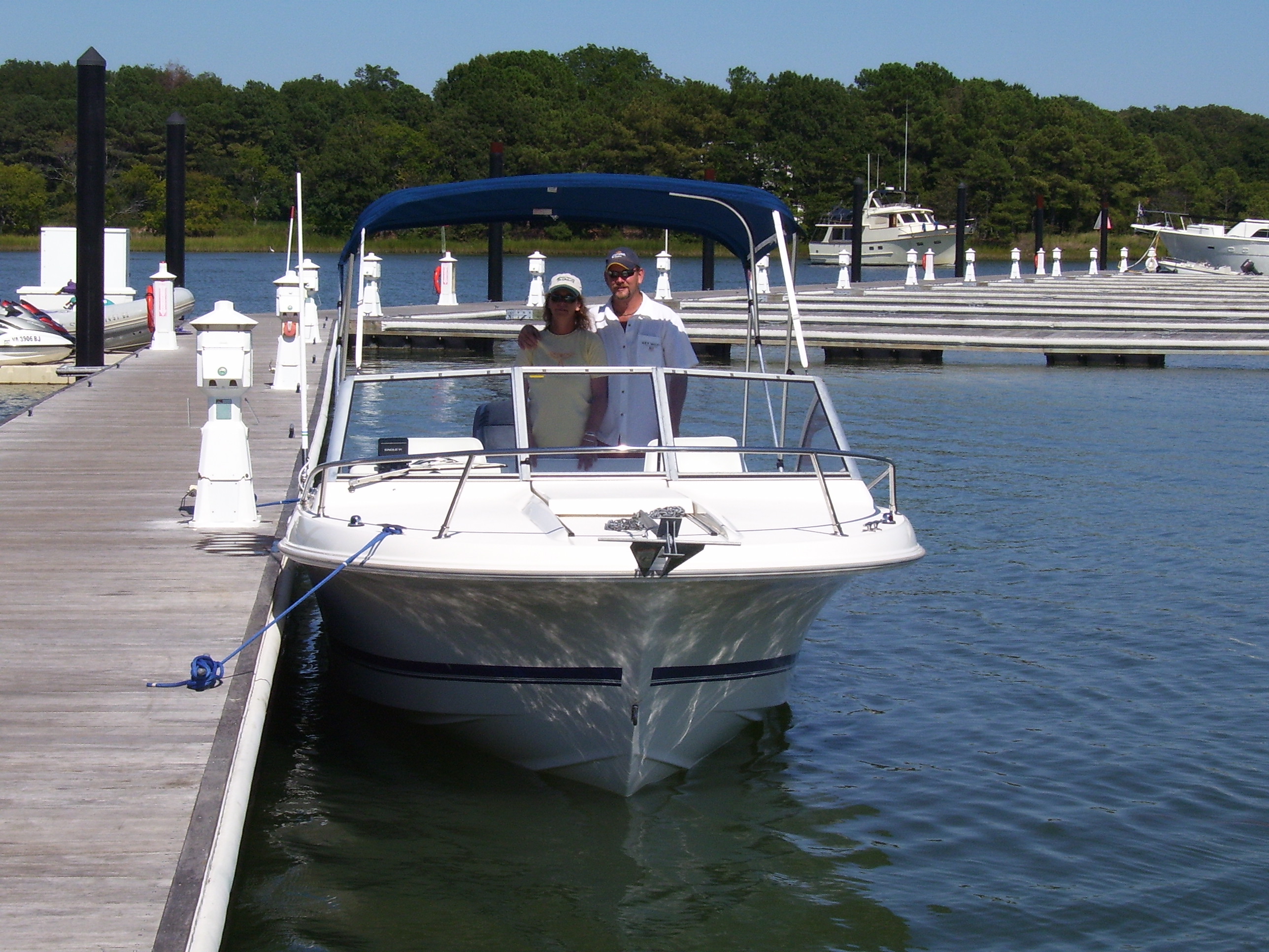 Mooring up for sum lunch at Baycreek Marina.