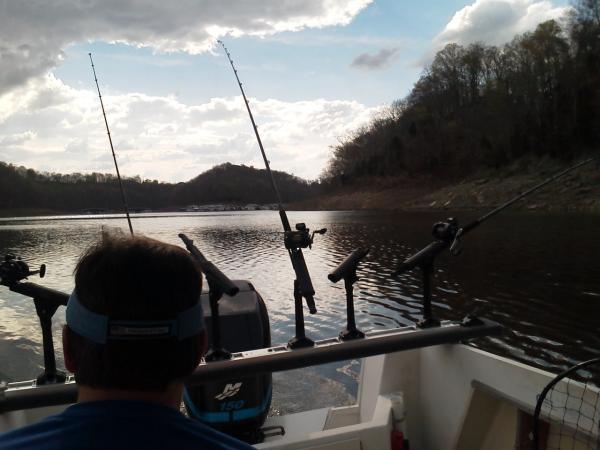 Trolling for stripers at Lake Cumberland 2012 Spring